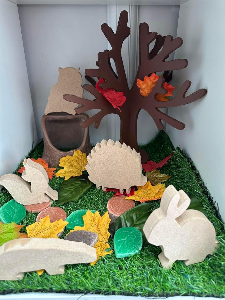 Tree 3D standing ideal for Displays, Self Registration, small world play