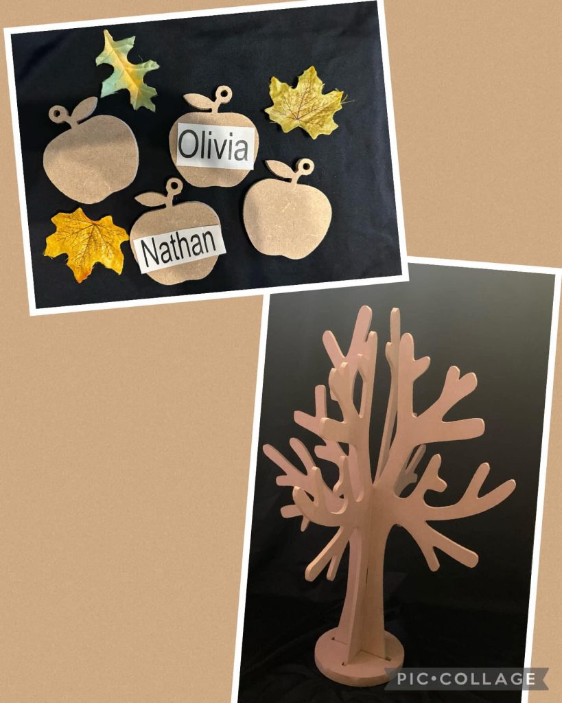Tree 3D standing ideal for Displays, Self Registration, small world play