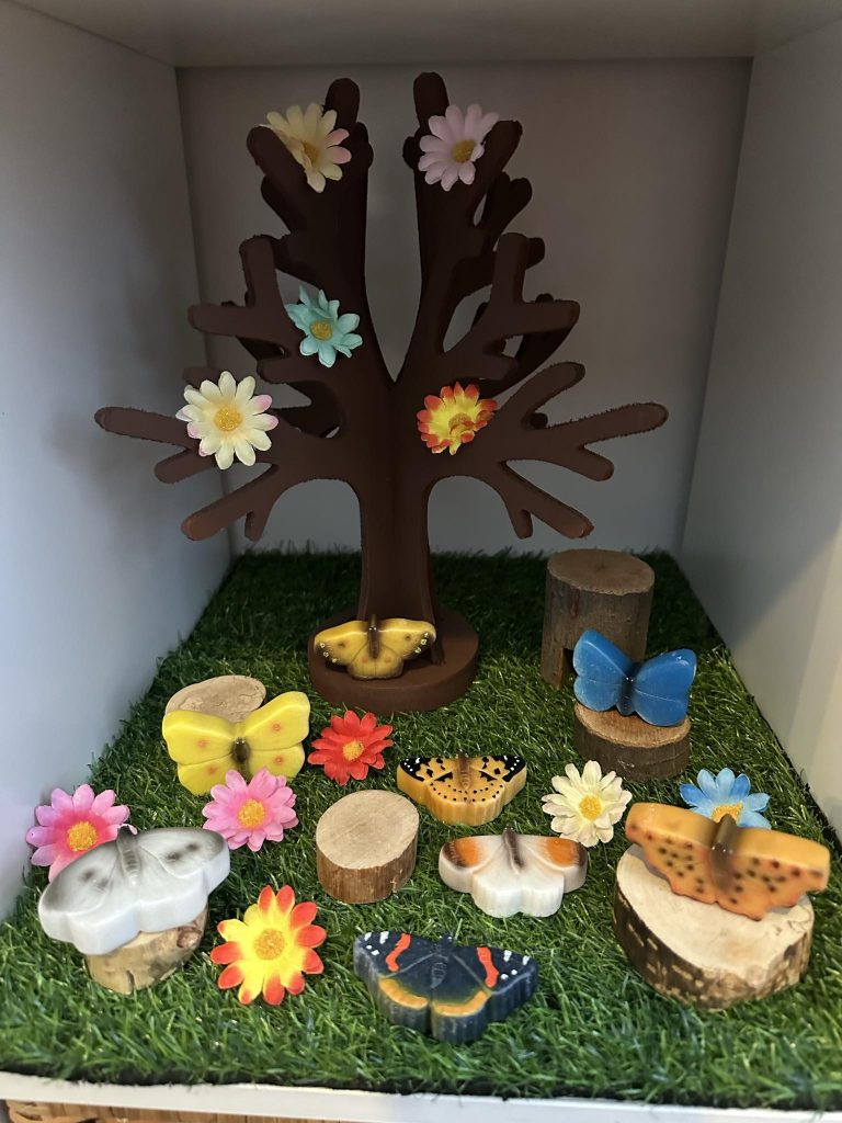 Tree 3D standing ideal for Displays, Self Registration, small world play