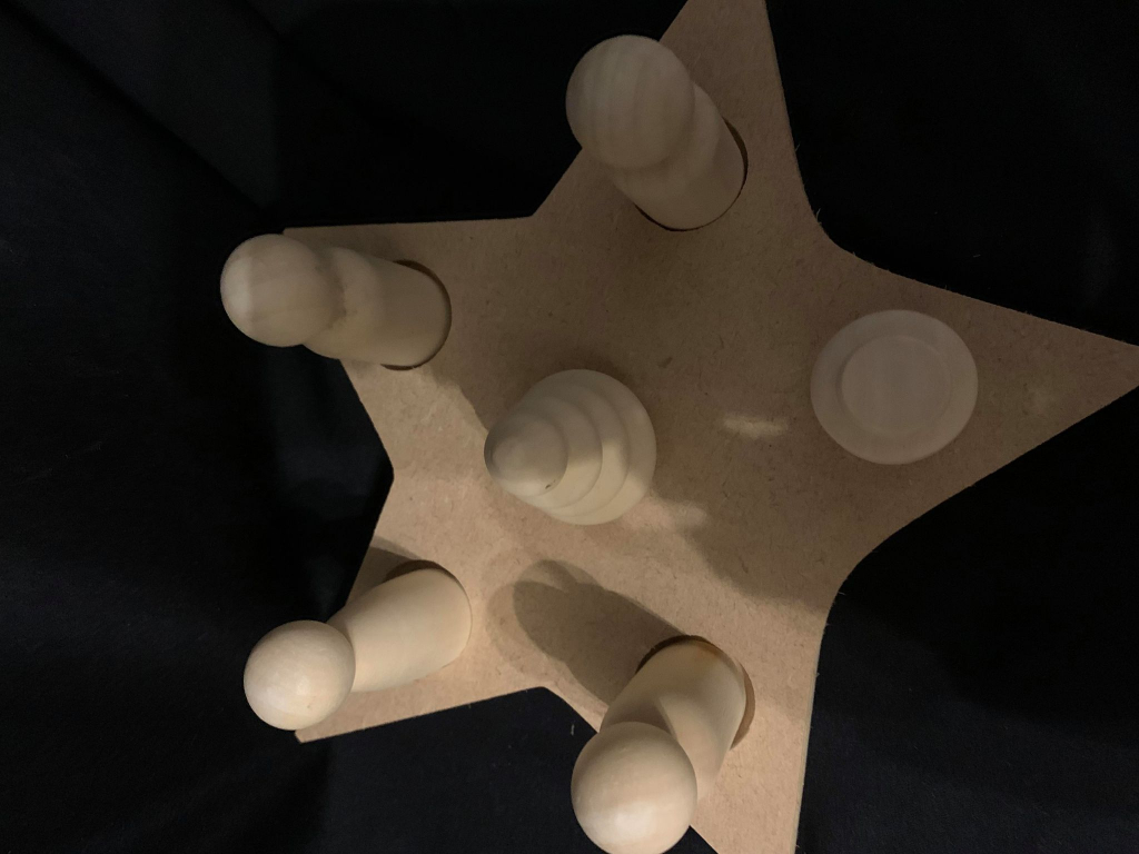 18mm Christmas Star Shape With Peg People