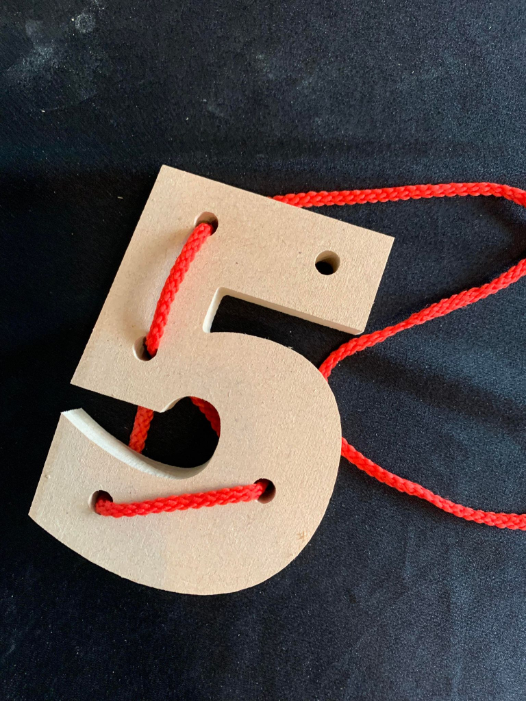 Threading Numbers 18mm - An Ideal Pack To Help Little Ones With Numeracy And Number Recognition