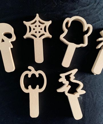 Halloween Wands - Image 1