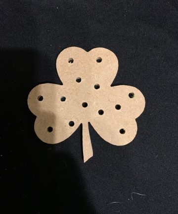 6mm Threading Shamrock - Ideal For St. Patricks Day Play - Image 1