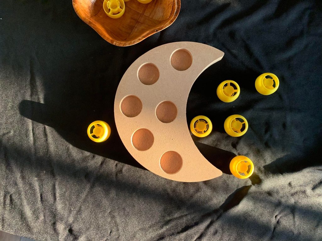 Moon Pouch Lid Shape