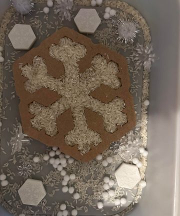 Snowflake Tray - Ideal For Winter, Christmas Or Seasons Play - Image 2