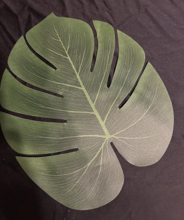 4 x Assorted artificial tropical leaves ideal for dinosaurs play trays - Image 3