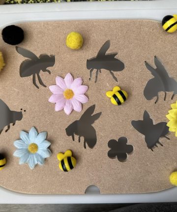 Ikea Flisat Bee and Flower activity lid Ideal for fine motor skills - Image 2