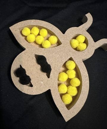 Bee tray great for rice or chick pea sensory play - Image 2