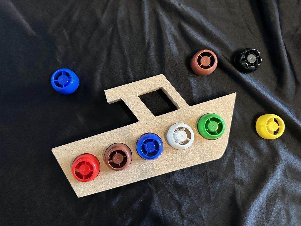 Pouch Boat shape, great for loose parts or pouch lids