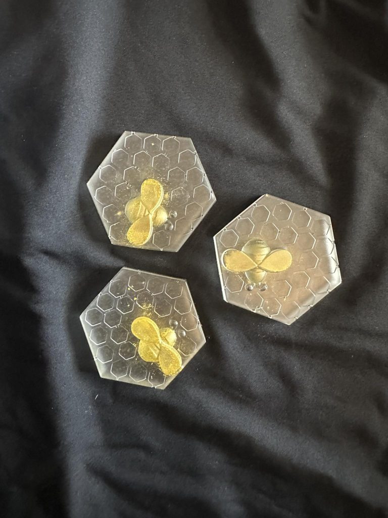Resin Honeycomb with bee