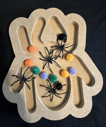 Spider Tray great for sensory trays - Image 2