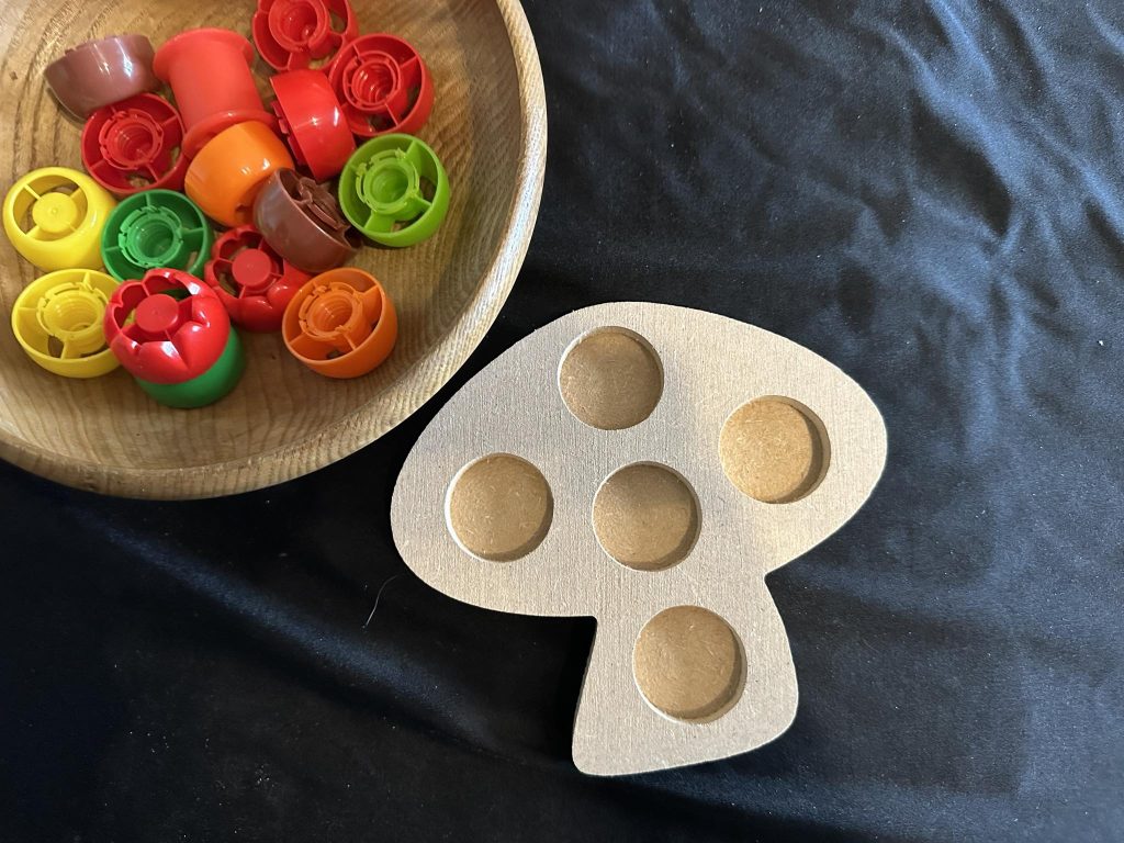 Toadstool pouch shape, great for pouch lids or loose parts