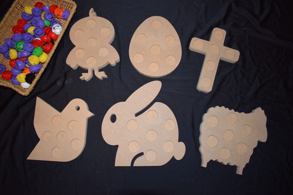 Easter Pouch starter set - Great fine motor skills activity with loose parts or pouch lids