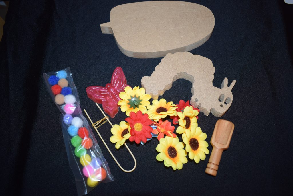 Caterpillar & Butterfly Sensory Set - Ideal For Insect, Spring Or Seasons Rice, Chick Pea Play Or Small World Set