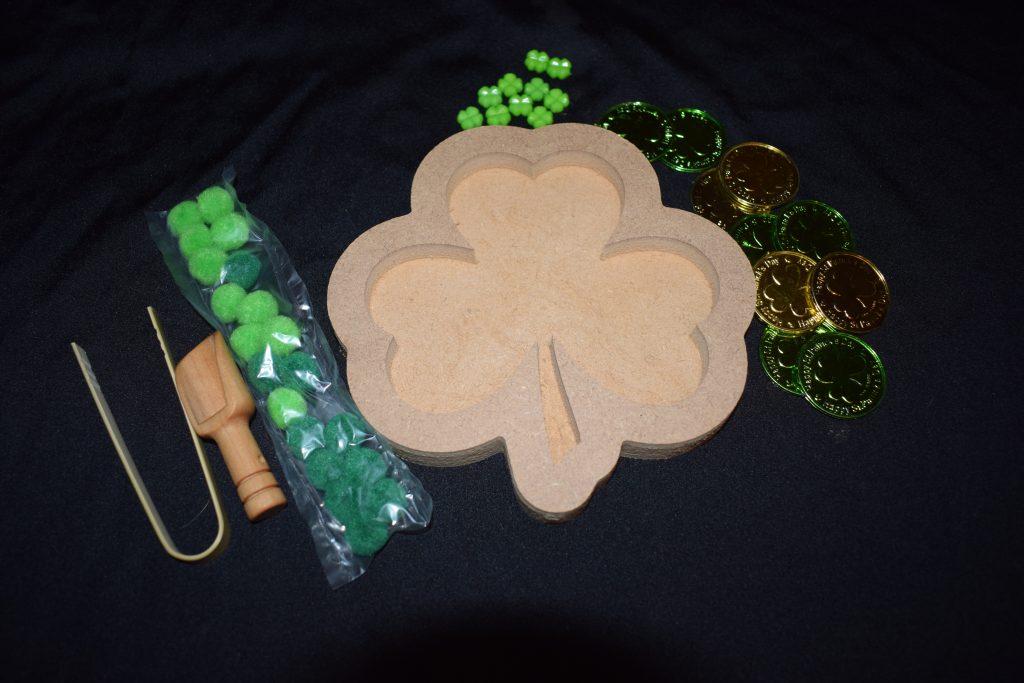 Shamrock Tray – Ideal For St Patricks Day Or Nature Themed Loose Parts Play Filled With Sand Or Rice