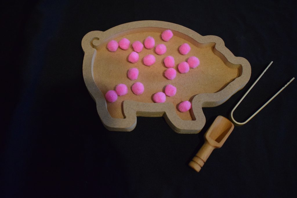 Pig Tray - Ideal For Animal, Nature Or Farm Themed Loose Parts Play Filled With Sand Or Rice