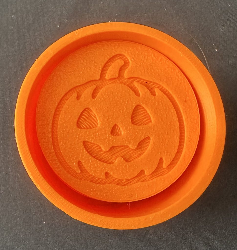 Halloween Stamper & Roller Set – Great for Coloured Play Dough or Damp sand, Also Ideal For Autumn & Halloween Projects