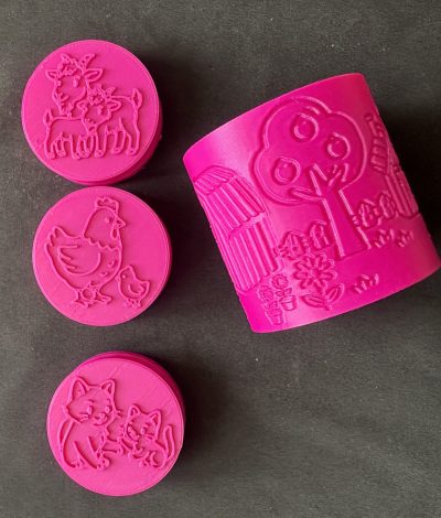 Baby Animal Stamper & Roller Set – Great for Coloured Play Dough or Damp sand, Also Ideal For Nature, Farm & Woodland Projects