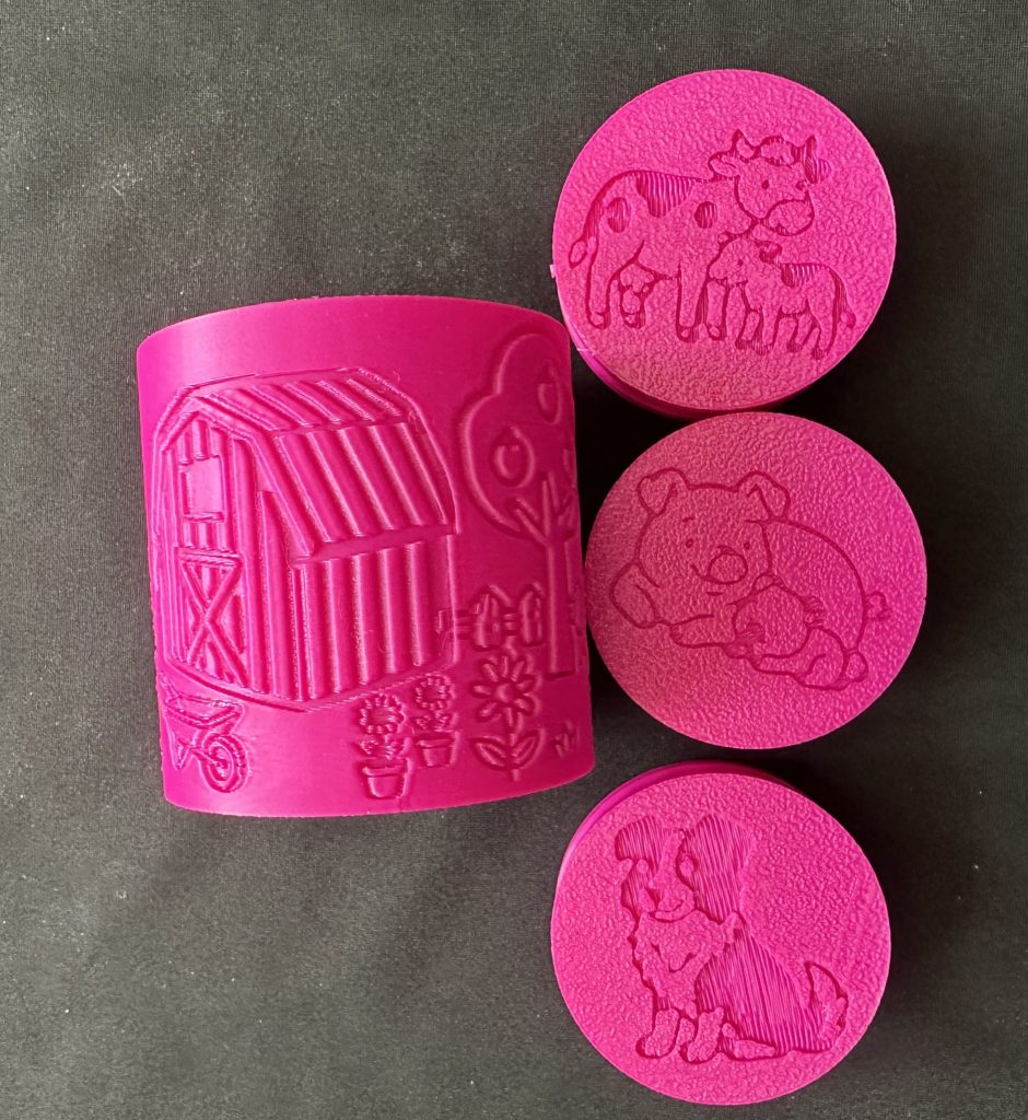 Baby Animal Stamper & Roller Set Including Play Doh  In Gift Bag – Great for Coloured Play Dough or Damp sand, Also Ideal For Nature, Farm & Woodland Projects