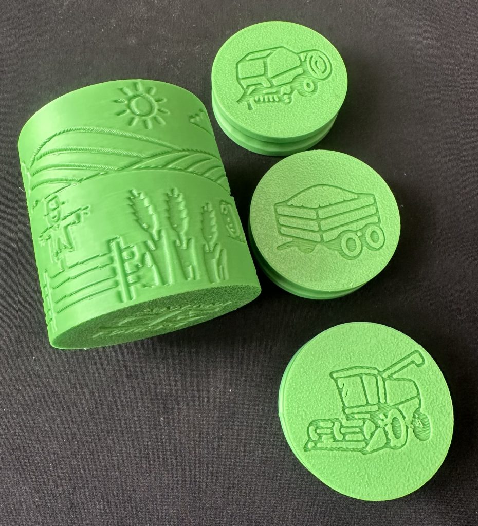 Tractor Stamper & Roller Set – Great for Coloured Play Dough or Damp sand, Also Ideal For Farming, Nature Or Harvest Projects