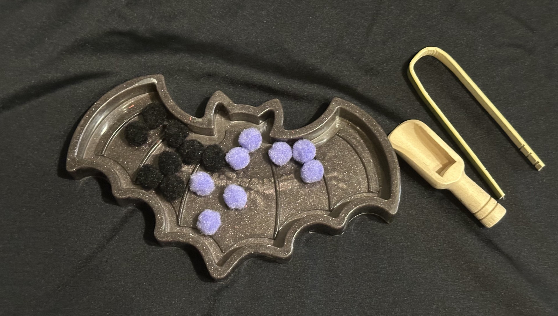 Resin Bat Tray – Great For Nature Or Halloween Sensory Play - Image 2