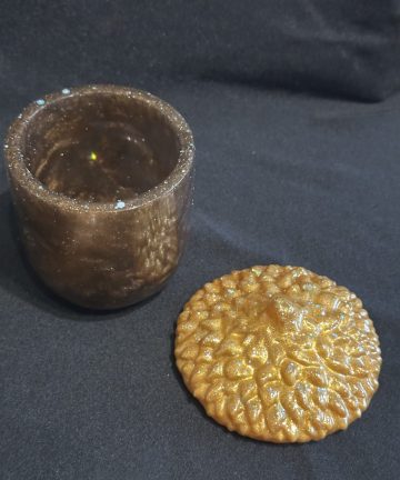 Resin Acorn Pot With Lid - Great For Autumn, Seasons Or Halloween Play Or Projects - Image 2