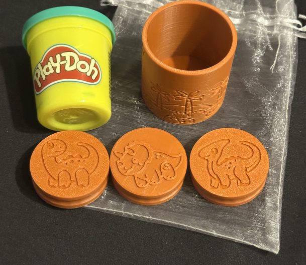 Dinosaur Stamper & Roller Gift Set With Play Doh – Great for Coloured Play Dough or Damp sand Also Great For Dinosaur Projects