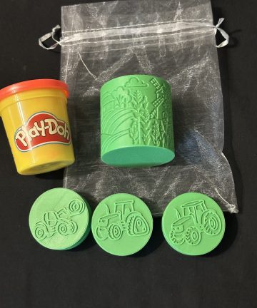Tractor Stamper & Roller Set Including Play Doh – Great for Coloured Play Dough or Damp sand, Also Ideal For Farming, Nature Or Harvest Projects - Image 1