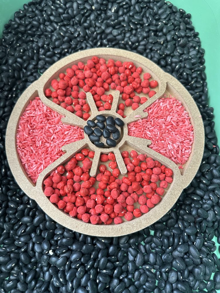 Poppy Flower Tray – Great For Autumn Parts Play Filled With Either Rice Or Coloured Sand