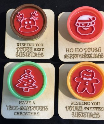 3oz Christmas Play Doh Pot With Stamper & Motto – Great As Christmas Gifts, Give Aways Or For Party Bags - Image 1