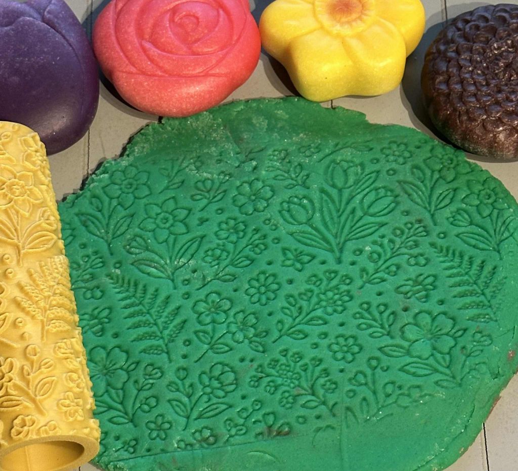 3D printed spring and summer roller -great for  play dough, damp sand or clay