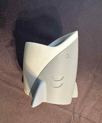 Shark feeding face 3D printed - great for fine motor skills and sensory play - Image 1