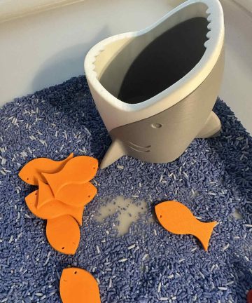 Shark feeding face 3D printed - great for fine motor skills and sensory play - Image 4