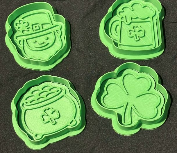 St Patrick’s Day Play Dough Cutters & Stamper Set - A fun seasonal set perfect for play dough or damp sand activities