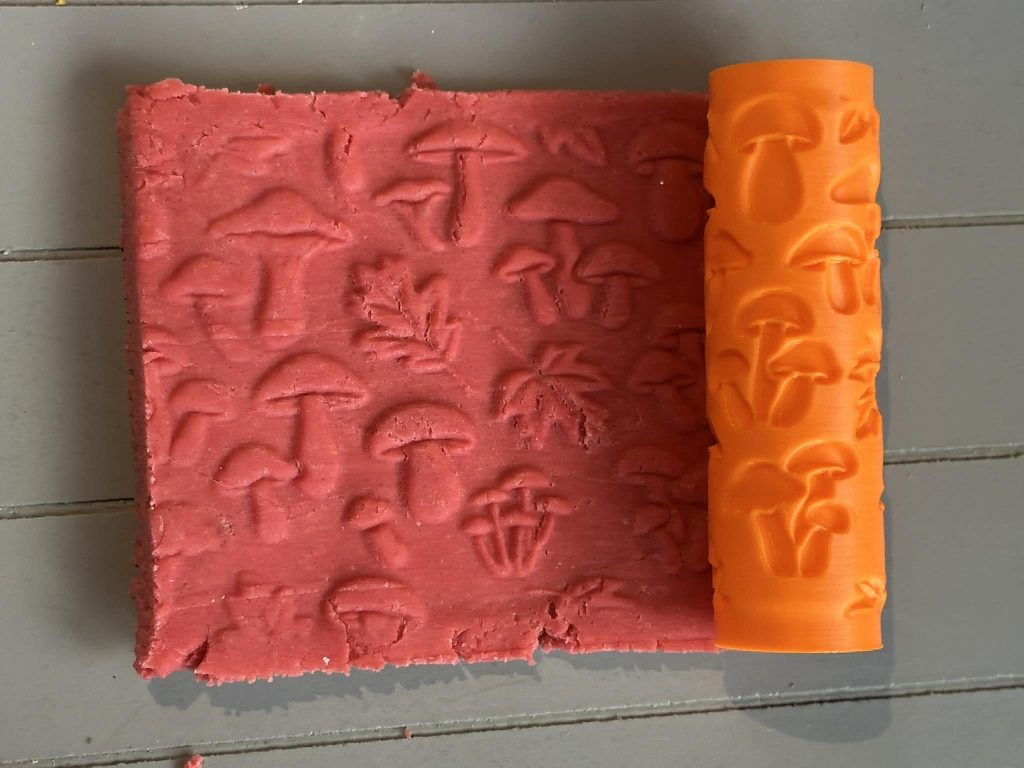 3D Printed Autumn Rollers - Great for play dough, damp sand or clay, these rollers create beautiful seasonal patterns and support hands-on, creative play