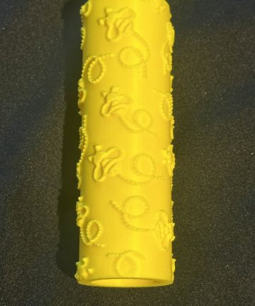 Bee Play Dough Roller Set - A fun, hands-on roller perfect for play dough, damp sand or clay activities - Image 1