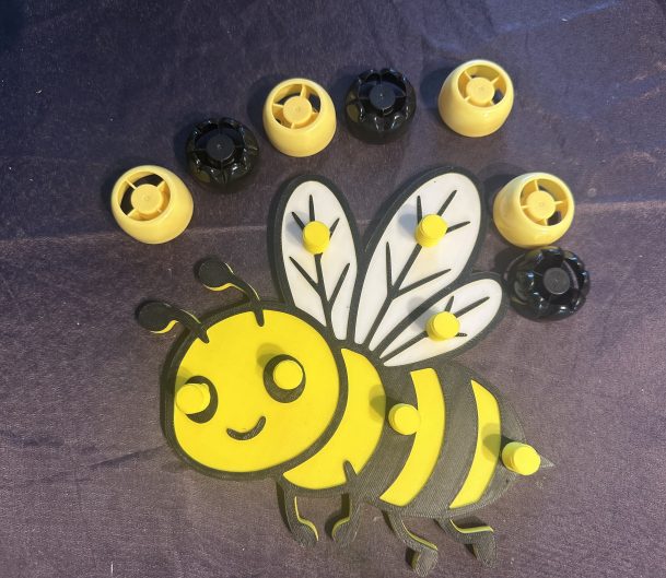 3D Printed Screw On Pouch Lid Bee – Great to Help With Little Ones Hand And Eye Co-ordination And Insect Projects