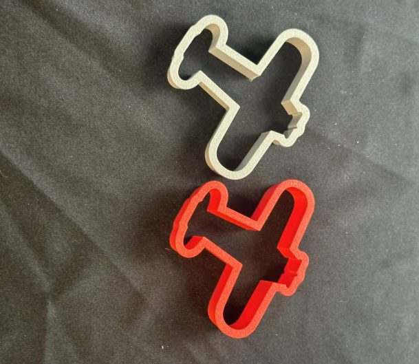 3D Printed Aeroplane Cookie Cutters – Great For Use with Play Dough & Clay, damp sand or cookie