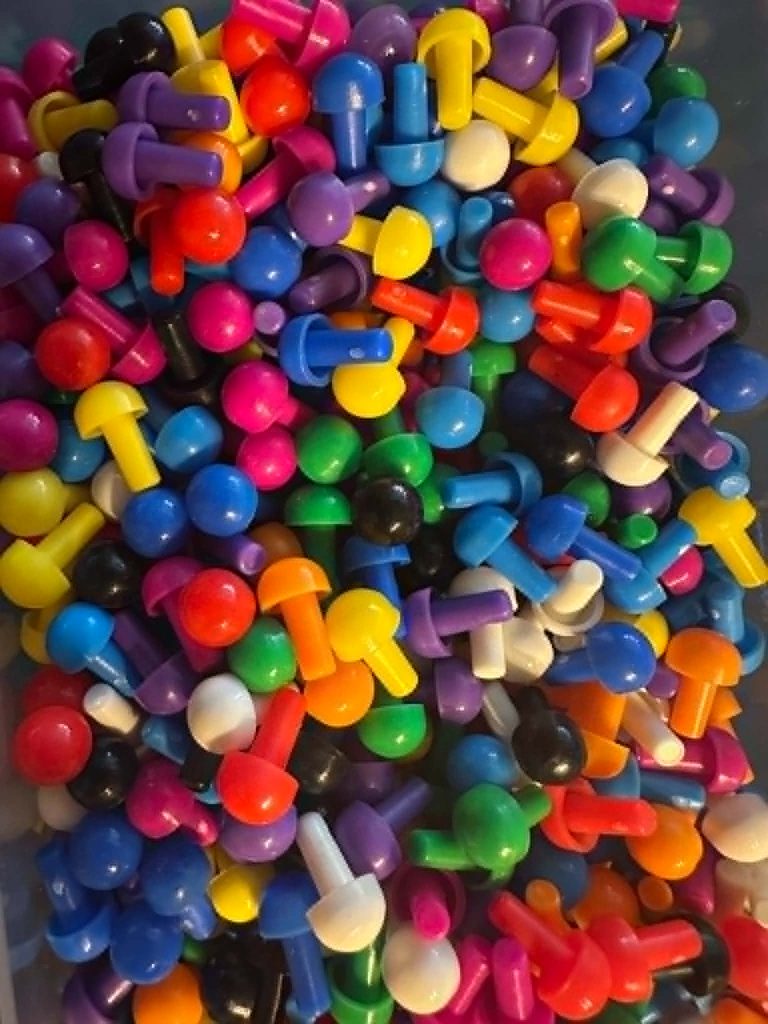 Multicolour pegs