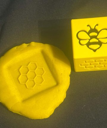 3D printed Bee Stamper Block- great for play dough - Image 2