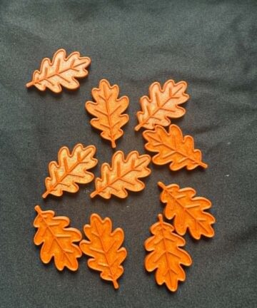3D Printed Counting Tokens Oak leaves x10