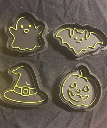 3D Printed Halloween Cookie Cutters – Great For Use with Play Dough & Clay, damp sand or cookie