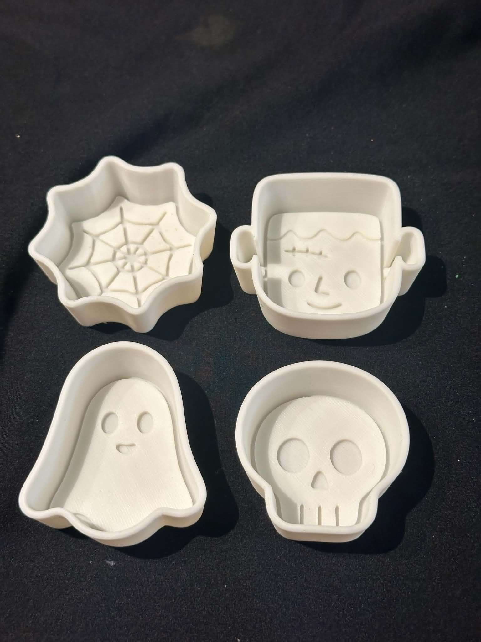 Halloween Sand Mould set great for moon, damp sand or play dough - Image 1