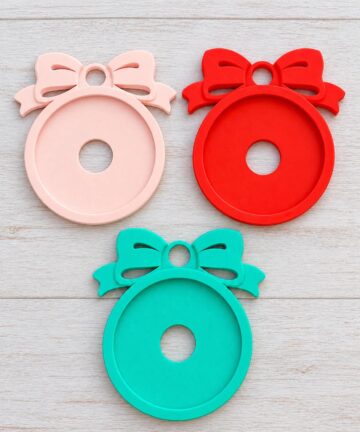 Christmas Bow Hanging Picture Frames - 3D Printed - Image 1