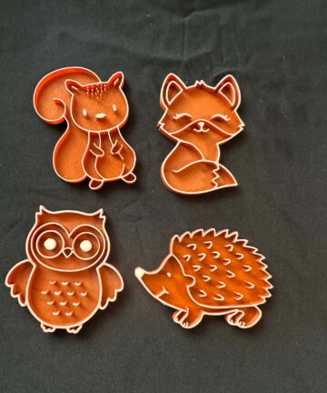Mini 3D printed Woodland Animals Sensory play trays - great for sensory play activities
