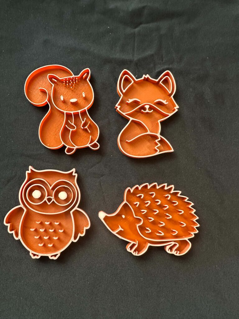 Mini 3D printed Woodland Animals Sensory play trays - great for sensory play activities