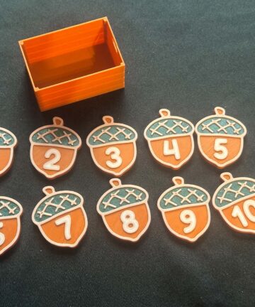 3D Printed Acorn Numbers 1 to 10 in a mini crate - Great for Sensory play - Image 1