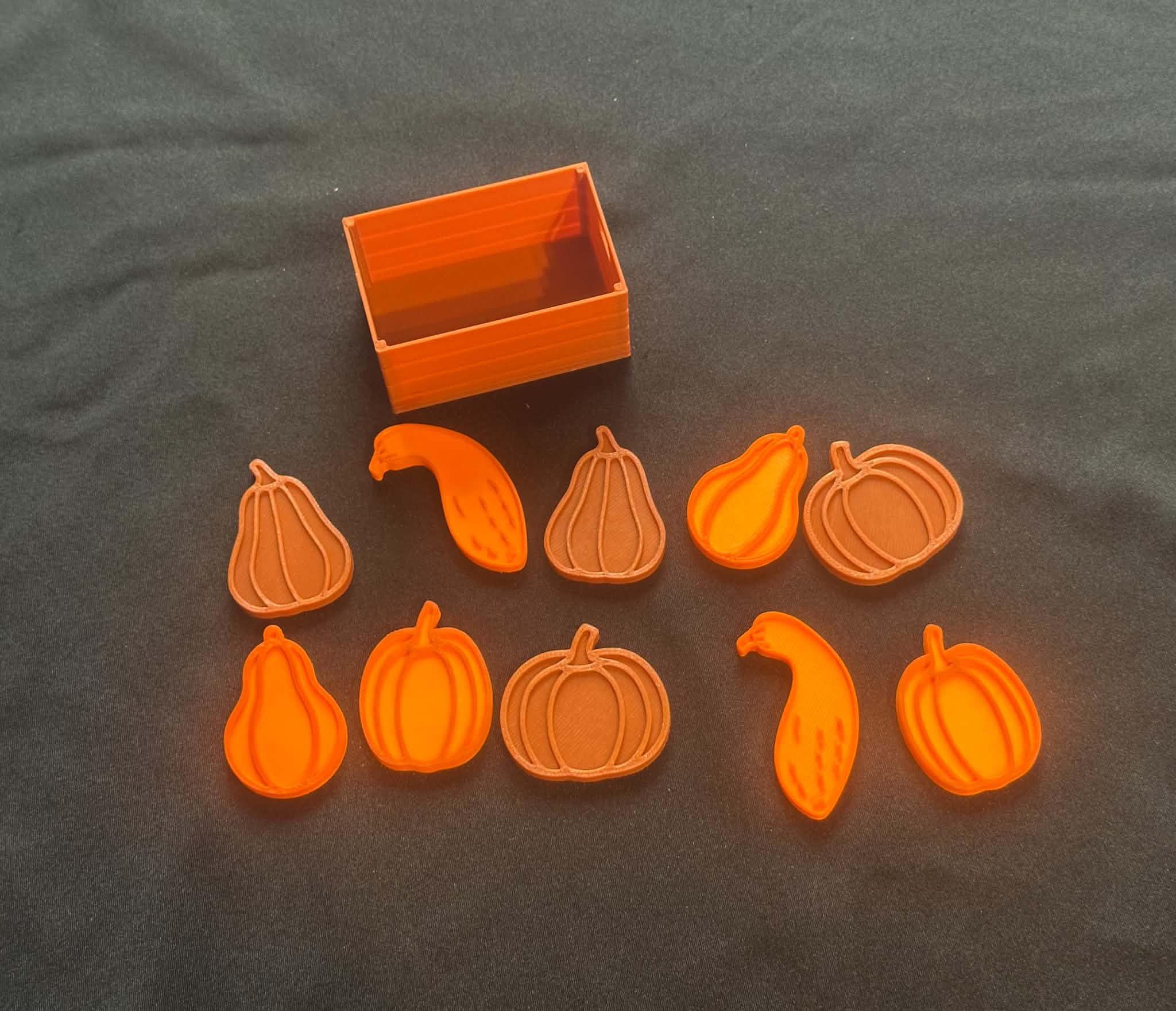 3D Printed Pumpkins in a mini crate – Great for Sensory play - Image 1