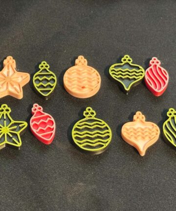 3D printed Christmas Bauble tokens x10 - great for sensory play or counting