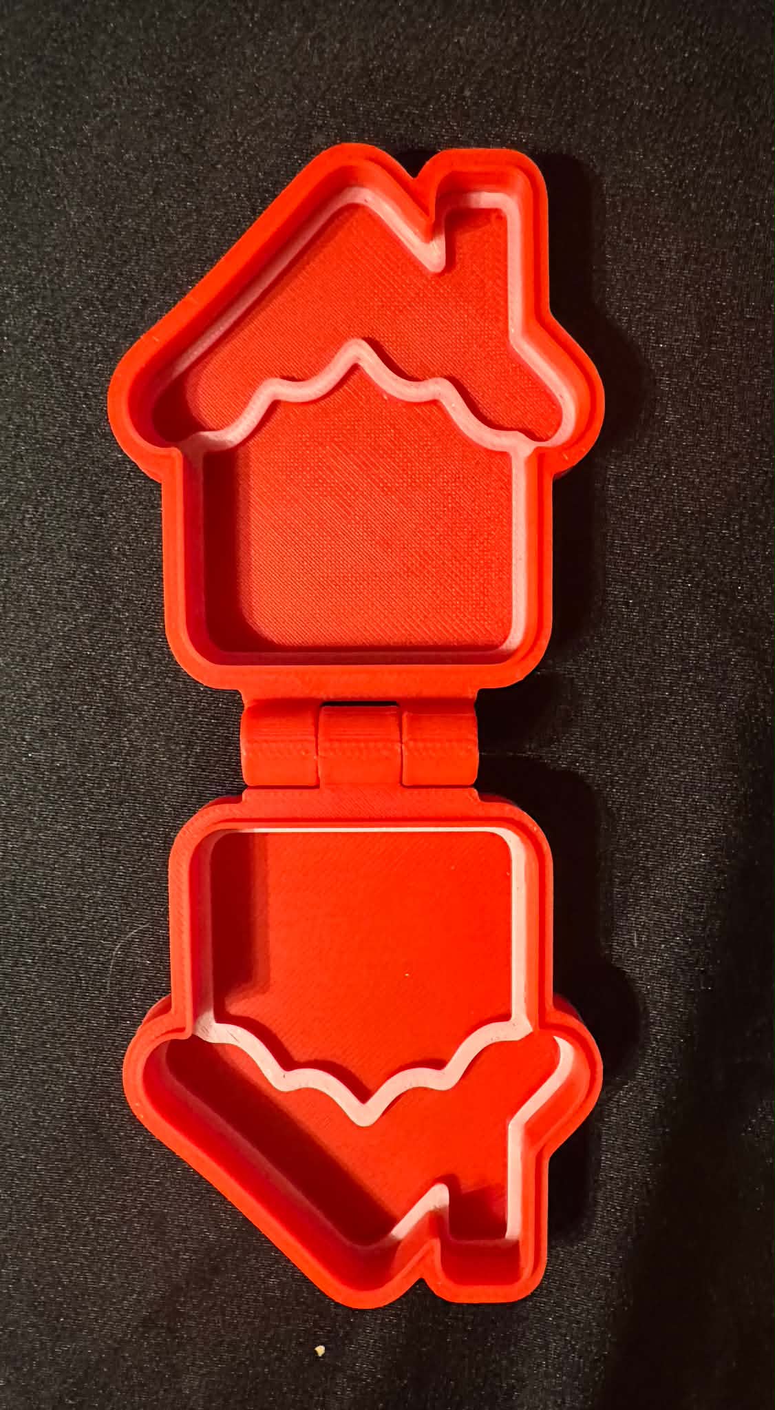 House Mould Great for play dough or moon sand - Image 1